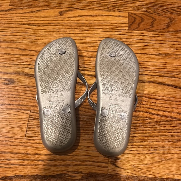 Ipanema Woman’s Silver Flip Flops Size US 9 - Picture 6 of 7